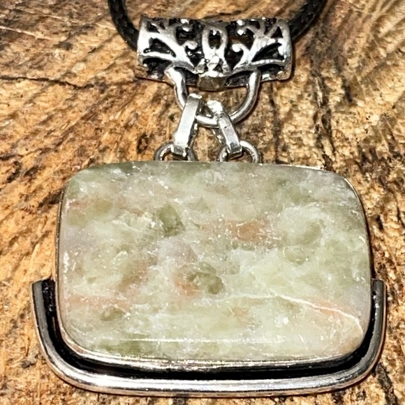 Vesuvianite Idocrase Pendant 1 7/8” - Picture 6 of 10